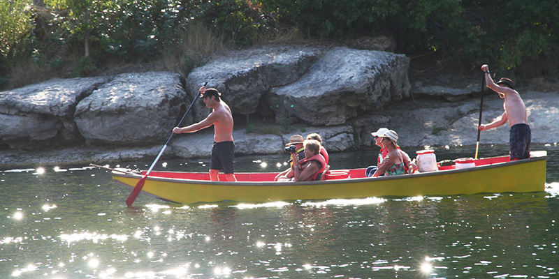 batelier-gorges-ardeche-loisir-nature-famille