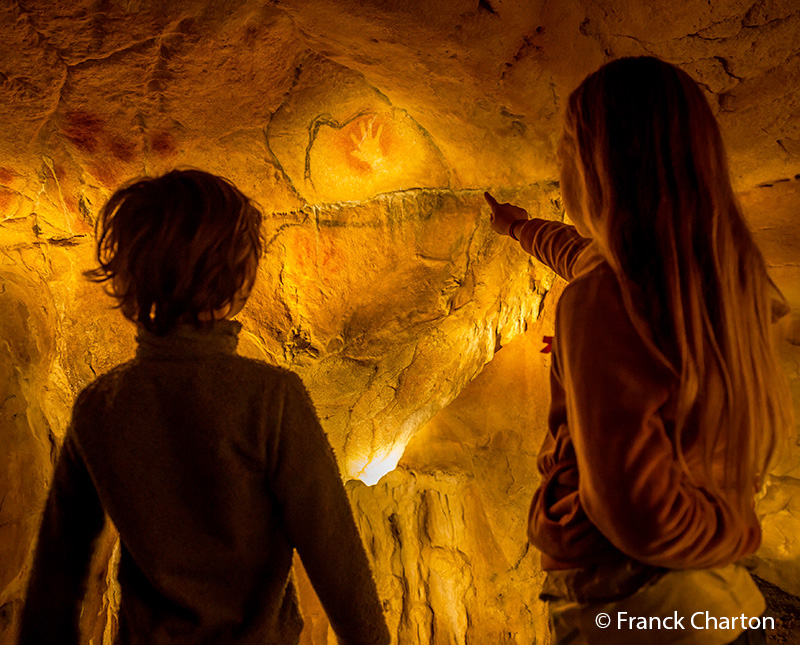 caverne-du-pont-d-arc-ardeche-1