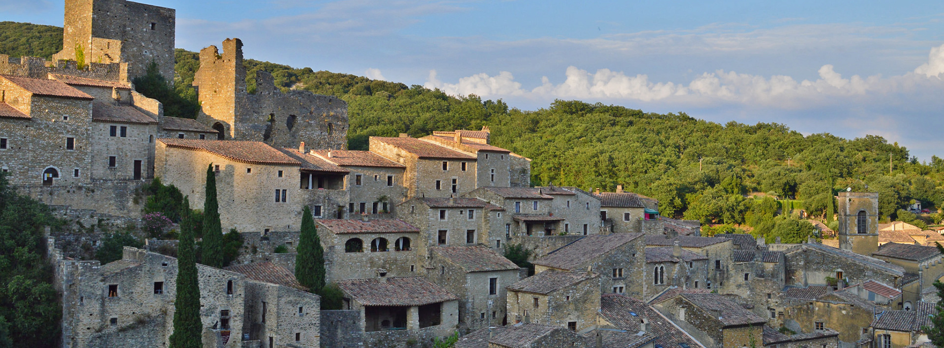saint-montan-village-caractere_1920x708_acf_cropped