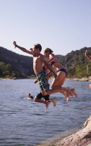 saut famille plage gorges ardèche version mobile